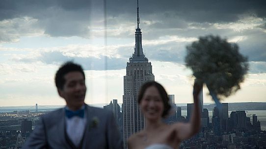 Married at the from Top the Rock of Rockefeller Center, in the background the Empire State Building, Manhattan, New York City, USA