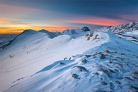A beautiful coloured sunset from the Mount Bolza's ridge, in Campo Imperatore