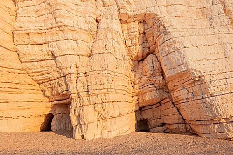 Vignanotica Beach is one of the most spectacular on the Gargano coast. The dawn lights up the white rocks making them just like gold, and giving golden moments of magic.