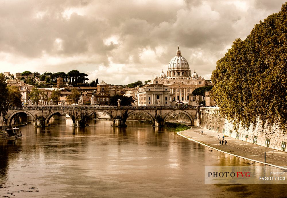 San Pietro and ponte Sant'Angelo in the afternoon light
