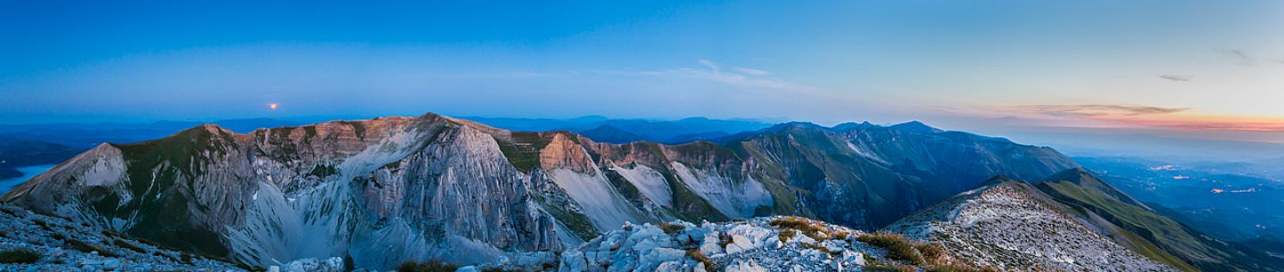 Sunrise from mount Vettore, monti Sibillini national park, Castelluccio di Norcia, Umbria, Italy, Europe.