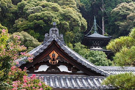Eikando Zenrinji is a temple famous for the Buddha to which it is dedicated, and is the main temple of Jodoshu Buddhism. It was built in 853 by Shinsho, Kyoto, Japan