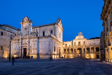 Night viewo of Piazza del Duomo square and the cathedral of Santa Maria Assunta, Lecce, Salento, Apulia, Italy, Europe
