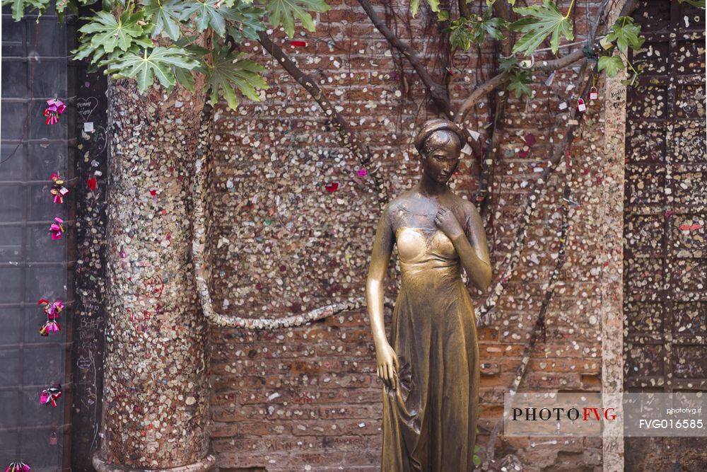 The statue of Juliet in her historical house