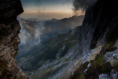 Foreshortening on Apuane alps, Sumbra or Pena mount, Tuscany, Italy, Europe