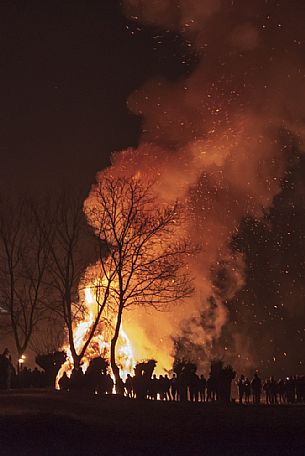 Ancient tradition of Epiphany fires in Friuli, Pignarul of Montegnacco, Cassacco, Friuli Venezia Giulia, Italy, Europe