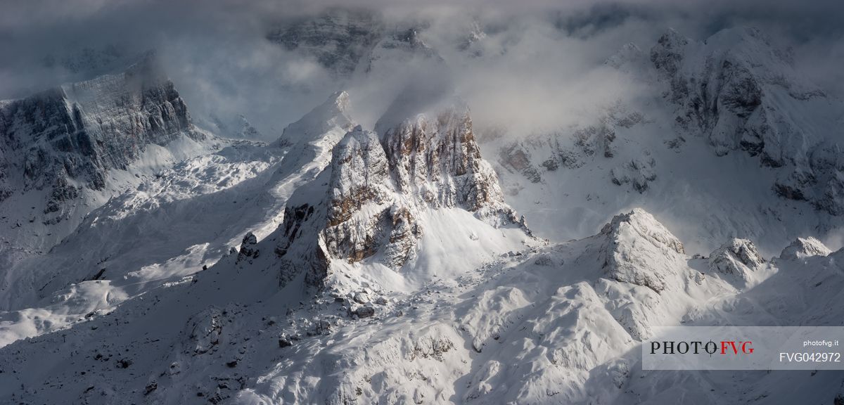 Overview of the Averau and Nuvolau mountains illuminated by the sun after a heavy snowfall, view from the Lagazuoi refuge, Cortina d'Ampezzo, dolomites, Falzarego pass, Veneto, Italy, Europe