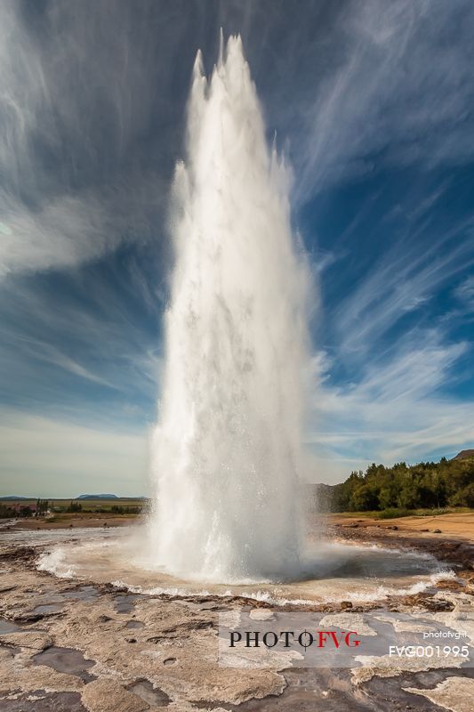 Geysir, the English word geyser (a spouting hot spring) derives from Geysir