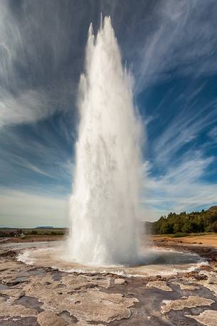 Geysir, the English word geyser (a spouting hot spring) derives from Geysir