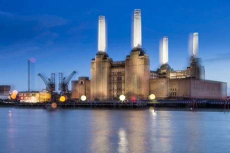 A magical view of Battersea Power Station and Thames after the dusk