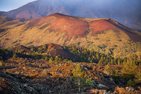 The light of dawn illuminates Monte Frumento delle Concazze, a crater formed during the 1865 Etna eruption 