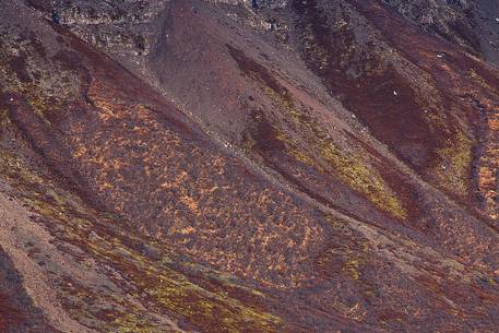 Mountain detail along Þjóðvegur