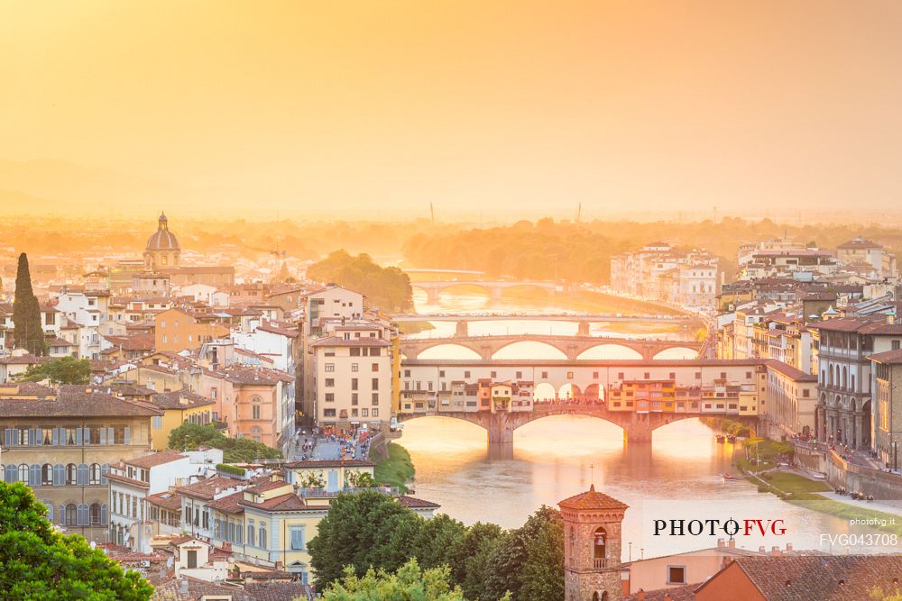 Ponte vecchio and Arno river at twilight view from Piazzale Michelangelo square, Florence, Tuscany, Italy, Europe