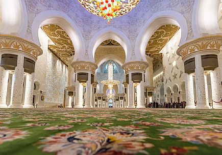 Inside of the Sheikh Zayed Grand Mosque in Abu Dhabi, Emirate of Abu Dhabi, United Arab Emirates, UAE