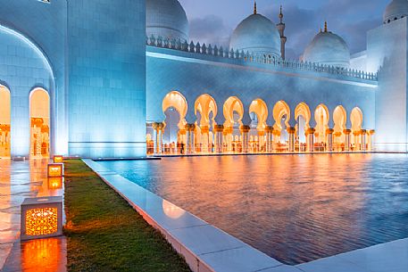Detail of Sheikh Zayed Grand Mosque in the City of Abu Dhabi at twilight, Emirate of Abu Dhabi, United Arab Emirates, UAE