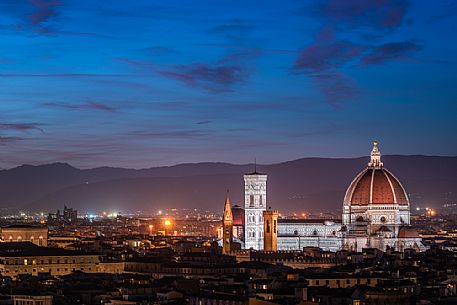 View from Piazzale Michelangelo at twilight, Duomo Santa Maria del Fiore, Florence, Tuscany, Italy, Europe