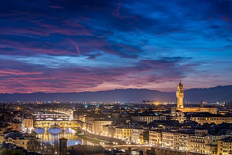 Twilight from Piazzale Michelangelo of the city with Arno river, in the background Ponte Vecchio bridge and Palazzo Vecchio palace, Florence, Tuscany, Italy, Europe