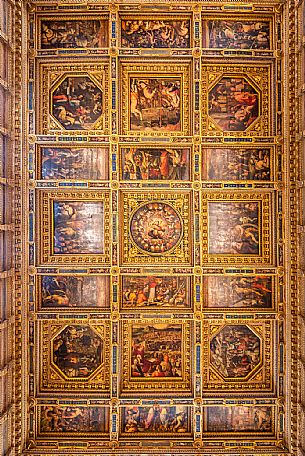 Hall of the Salone dei Cinquecento or Five Hundred, Palazzo Vecchio, Piazza della Signoria, Florence, Tuscany, Italy, Europe